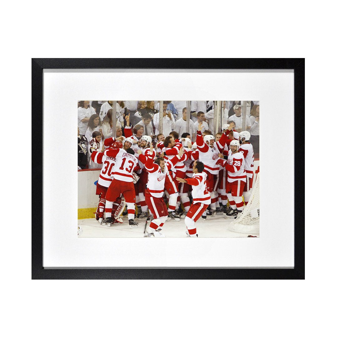 Framed Print Photos - RED WINGS STANLEY CUP FINALS 2008