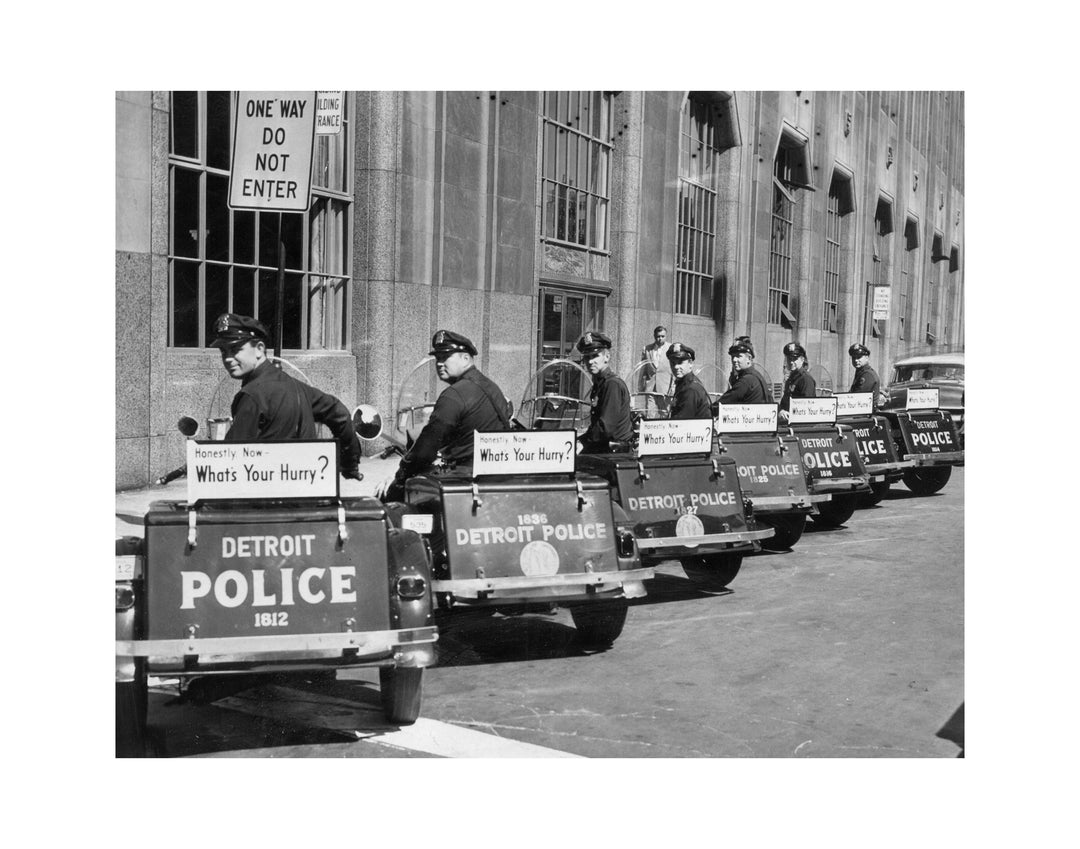 PHOTO PRINTS - DETROIT POLICE DEPARTMENT ON MOTORCYCLES