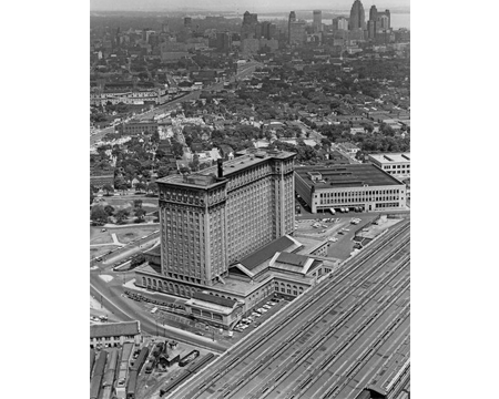 MICHIGAN CENTRAL DEPOT 1963 - Detroit News Photography